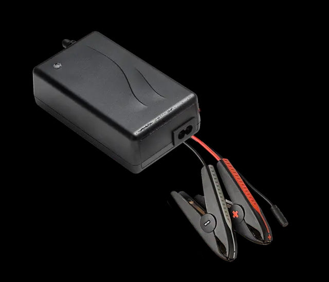 Mascot 12V / 4A Automatik-Tischladeger