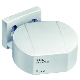 BEG 92683 Digitale Schaltuhr fuer Schalttafelbau 50.3 mm