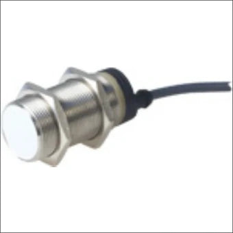 CARLO GAVAZZI IA30ELF10UCM1 Inductieve naderingsschakelaar