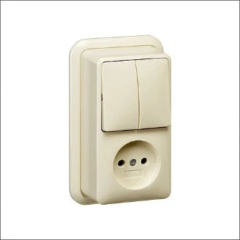 GIRA 047510 Schakelaar/Steckdose combinatie
