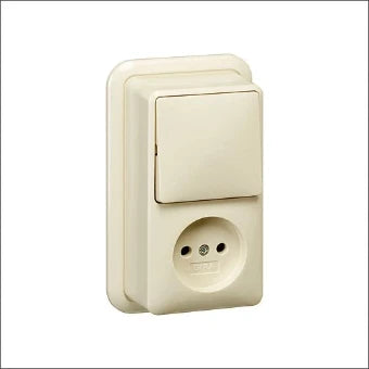 GIRA 047610 Schakelaar/Steckdose combinatie