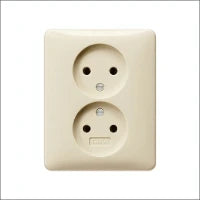 GIRA 047601 Schakelaar/Steckdose combinatie