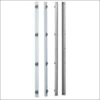 LEGRAND 020500 Profiel voor kast/lessenaar