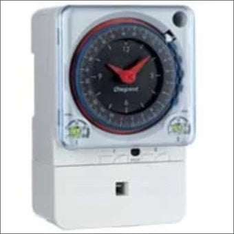 LEGRAND 049926 Analoge Schaltuhr fuer Schalttafelbau 72 mm