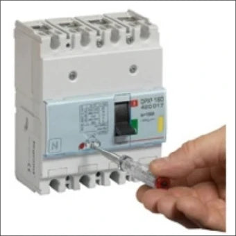 LEGRAND 420017 Leistungsschalter fuer Trafo-, Generator- und Anlagenschutz