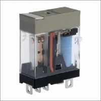 OMRON P2R 8100M Relaissockel 15.5 mm