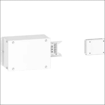 SCHNEIDER KNA160AB4 Voedingskast railkoker
