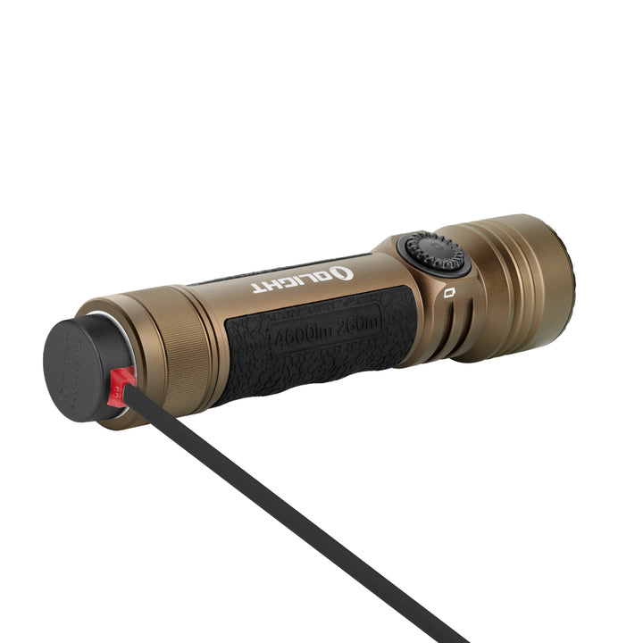 OLight Seeker 4 Pro Professionelle LED Taschenlampe in Desert Tan