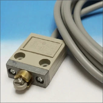 OMRON D4CN1202M Endschalter