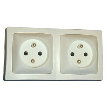 Legrand Otéo Doppelsteckdose 2 x 2P+PE, Aufputz, Automatikklemmen