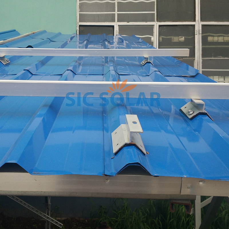 Xiamen Sic New Energy Technology Co., Ltd. - Montagesysteme - Aluminum metal roof clamps SIC-TC-21 - Art. 8235