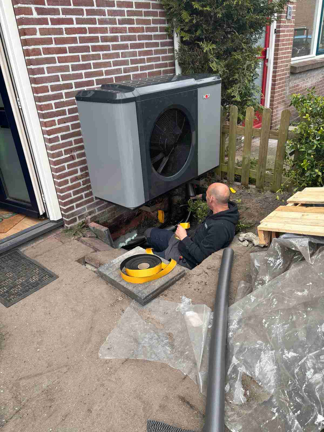 Montage van ATAG Premion CHA- en CHC-monoblock Wärmepumpeen
