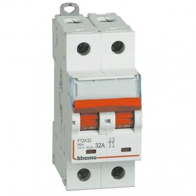Bticino F72A32 2P 32A 2-Modultrennschalter