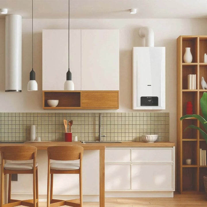 Ariston Akros Plus X camera aperta – Gas-Durchlauferhitzer, 11 l/min, Erdgas, Energieeffizienzklasse A