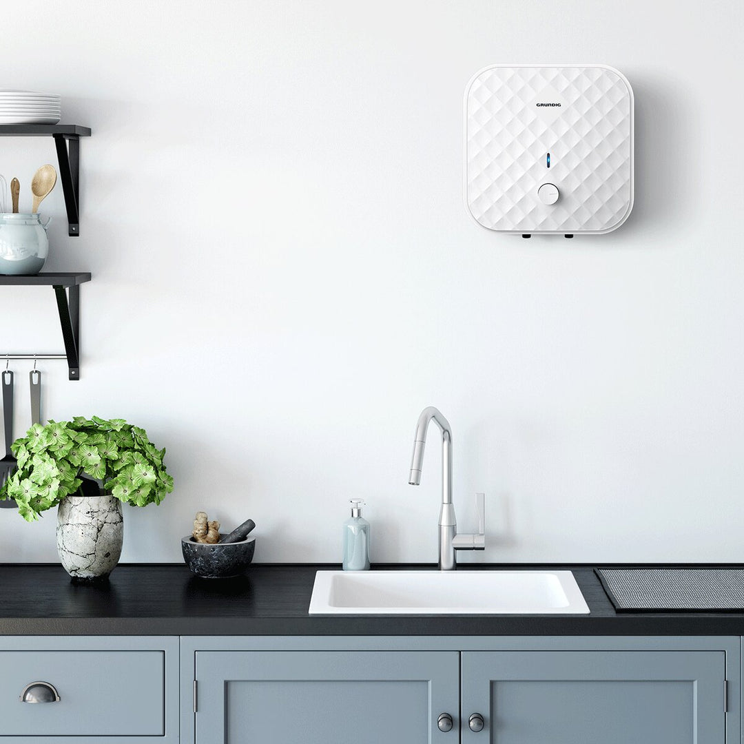 GRUNDIG Teeny Line GWH Übertisch-Montage – Elektrischer Warmwasserspeicher, 15 Liter, Energieeffizienzklasse B