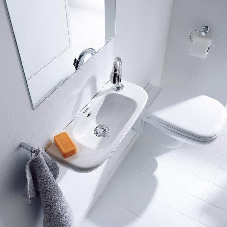 Duravit Badezimmerzusammenstellung: hängendes WC und Sitz mit Soft-Close-Funktion, Weiß + Waschtisch 50 cm, Weiß + Spiegel 40 cm Ideal Standard + Handtuchhaken und Toilettenpapierhalter, Chromoberfläche D-CODE 2535090099-0706500008