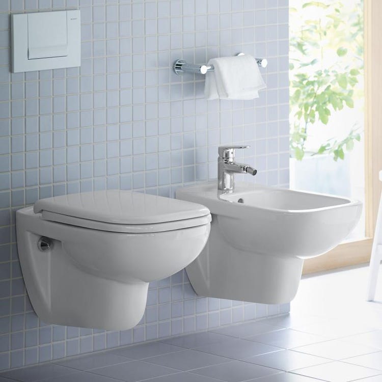 Duravit Set hängende Sanitärobjekte, Pissoir zum Einrasten, Sitz mit langsamer Schließung, Einloch-Bidet mit Überlauf, Weiß D-CODE 2257150000+2535090099+0067390000