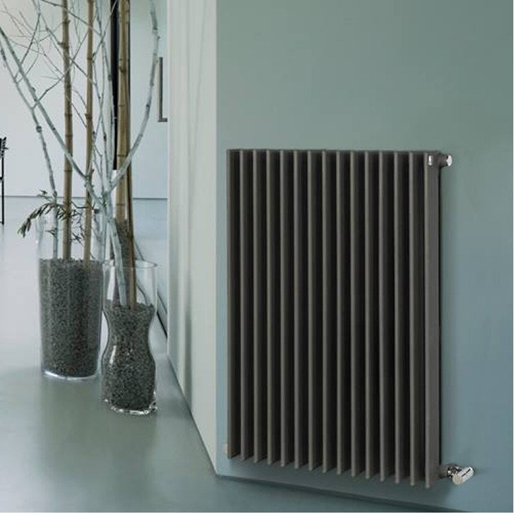 Deltacalor Design-Heizkörper SPACE einlagig, H 180 × B 66,2 cm, Beigegrau glänzend SP1180016S7006G