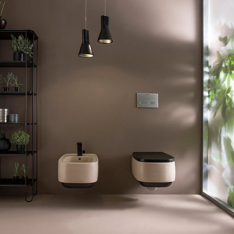Flaminia Set hängende Sanitäreinheiten, Goclean® WC in zweifarbiger Ausführung Ton und mattes Kohle, Bidet mit Überlauf in zweifarbiger Ausführung Ton und mattes Kohle, WC-Deckel mit Soft-Close-Funktion Farbe Kohle matt FLAG FG118GSAC+FGCW03CAR+FG218SAC