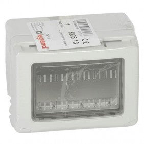 Legrand 680613 Gehäuse wandmontiert 3 Plätze IP55