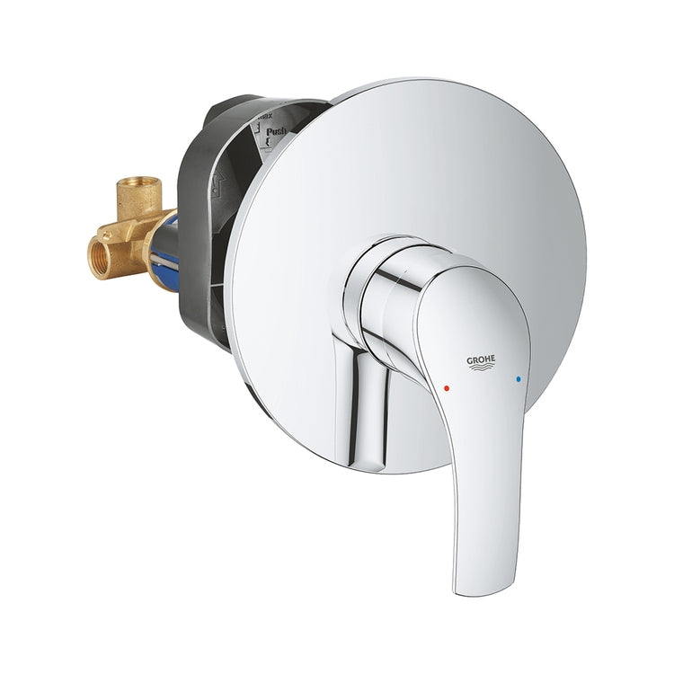 Grohe Einhandmischer für Badewanne oder Dusche, wandmontiert, ohne Umschalter, mit Unterputzkörper, mit Grohe SilkMove Technologie, Chromoberfläche EUROSMART 33556002