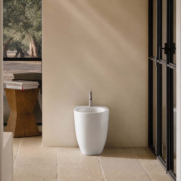 Hatria Boden-Bidet, mit integriertem Überlauf, Weiß, glänzende Oberfläche LUMINA 00Y9FF01