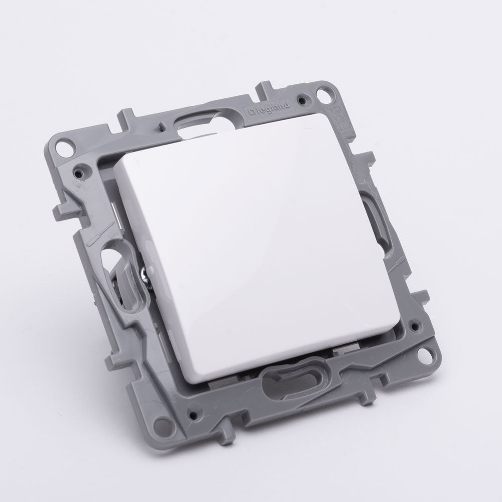 Legrand Salbei Ausschalter 10 A, weiß