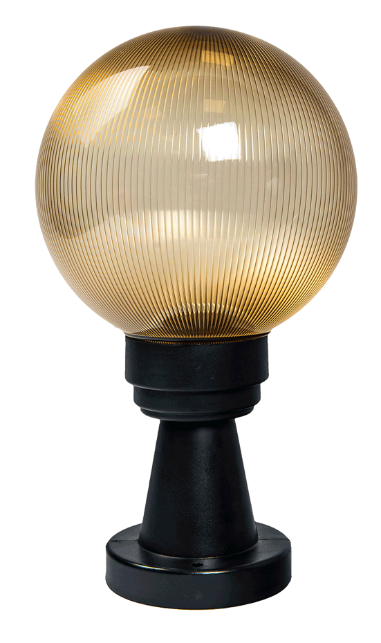 Erste Gartenleuchte Luca, E27, 40 W, IP44, gold