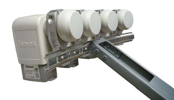 TELEVES Deutschland Multifeedhalter SH85100/4 vier LNC f. Spiegel S85/S100 -Art. X7231
